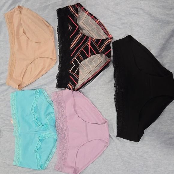 Lot of Victoria's Secret Panties - The Cotton Lace Pack - Picture 2 of 16